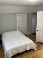 Alquiler Vacacional - Art Pennington 4-bedroom house with WiFi in Cedar Rapids NewBo / Czech Village