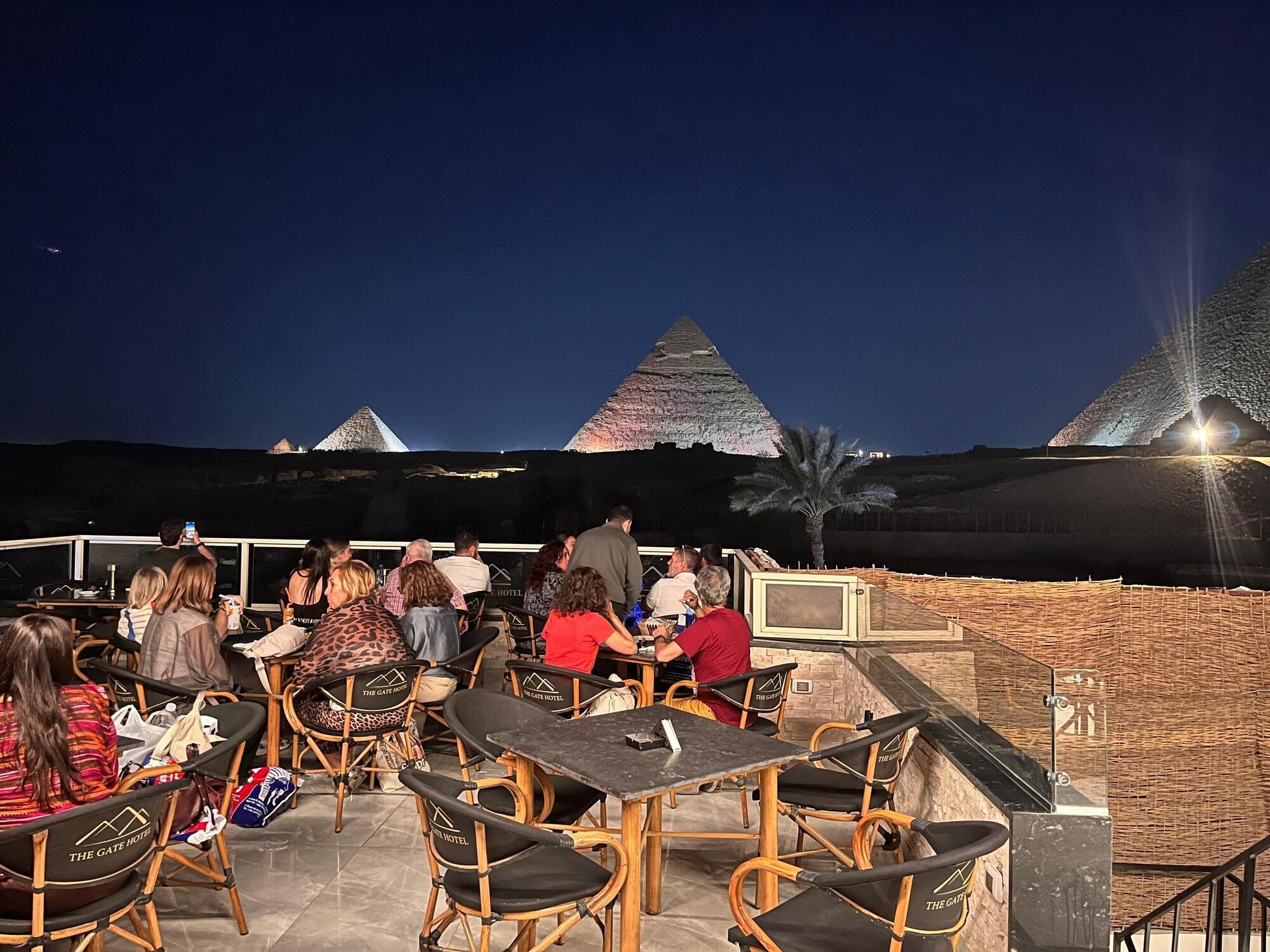 Vista Lobby The Gate Hotel Front Pyramids & Sphinx View