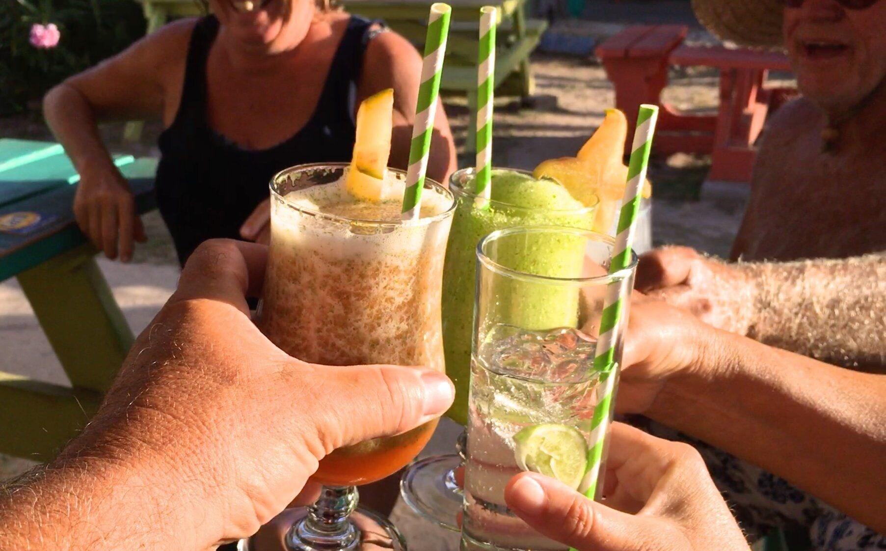 Bar/Salón Caribbean Charter