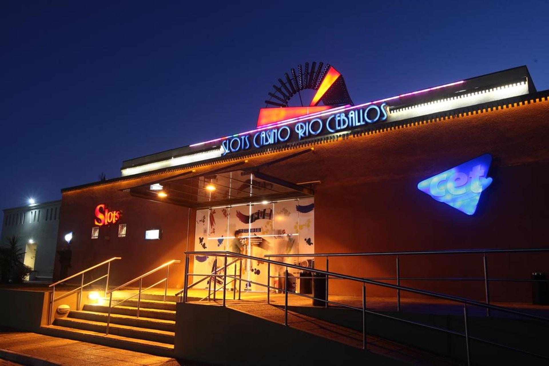 Vista Exterior Howard Johnson Rio Ceballos Hotel Casino