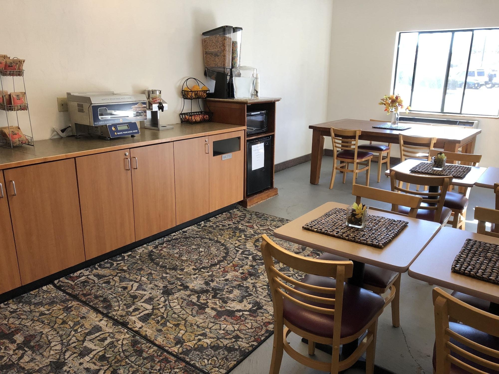 Restaurant Super 8 by Wyndham Bend