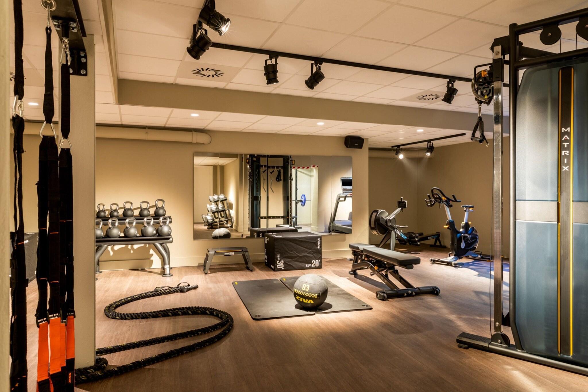 Gimnasio Sapphire House Antwerp, Autograph Collection