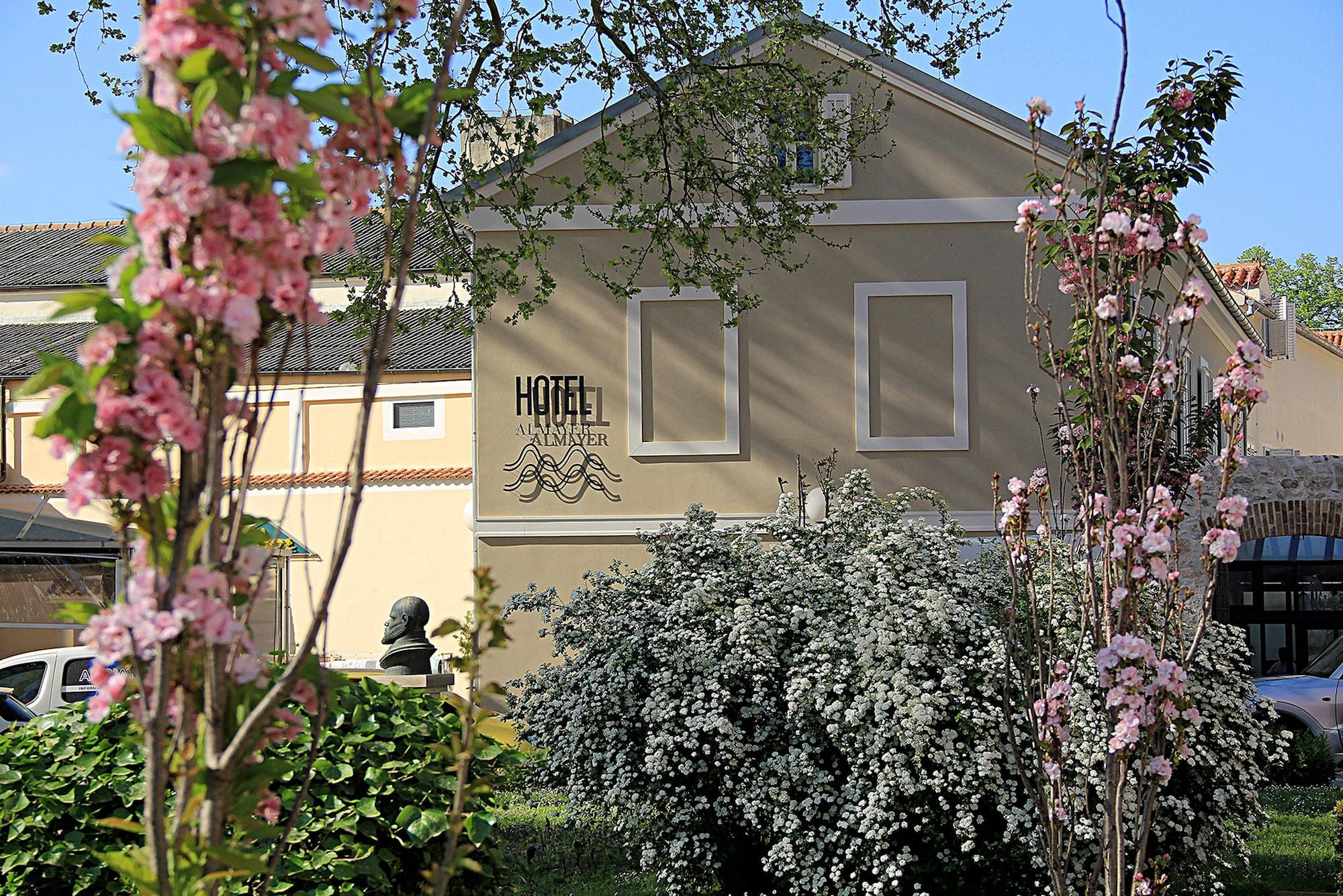 Vista Exterior Almayer Art & Heritage Adults Only Hotel & Dépendance Rooms