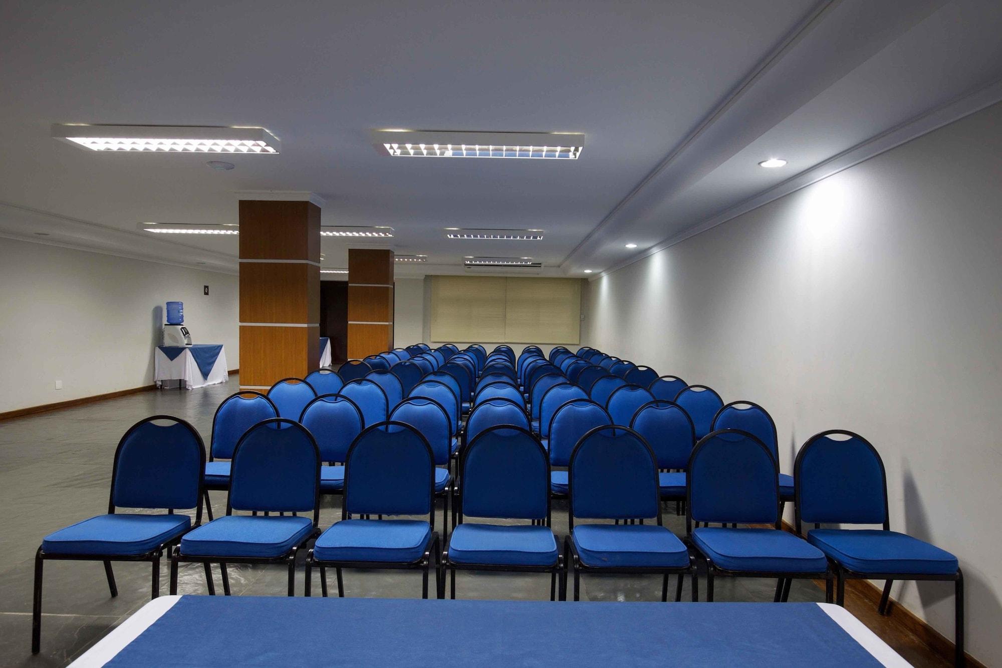 Sala de Reuniones Bristol Exceler Plaza Hotel