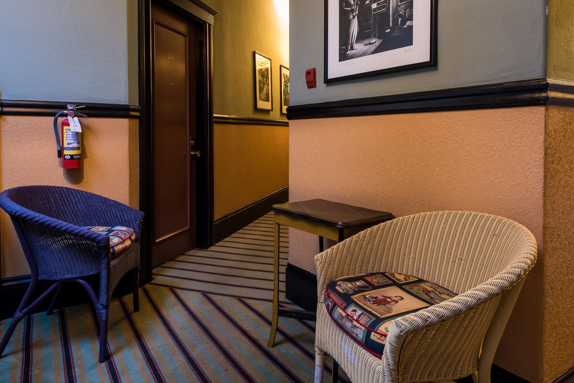 Vista Lobby Hotel Boheme