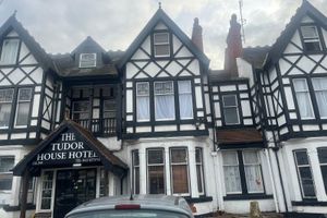 Alojamiento - Tudor House Hotel