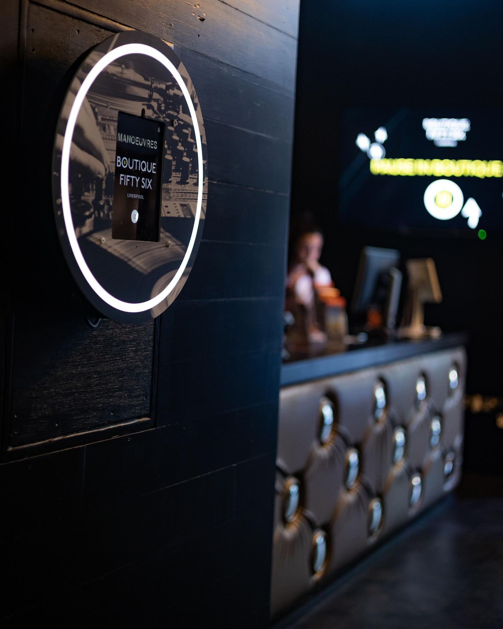 Vista Lobby Boutique 56