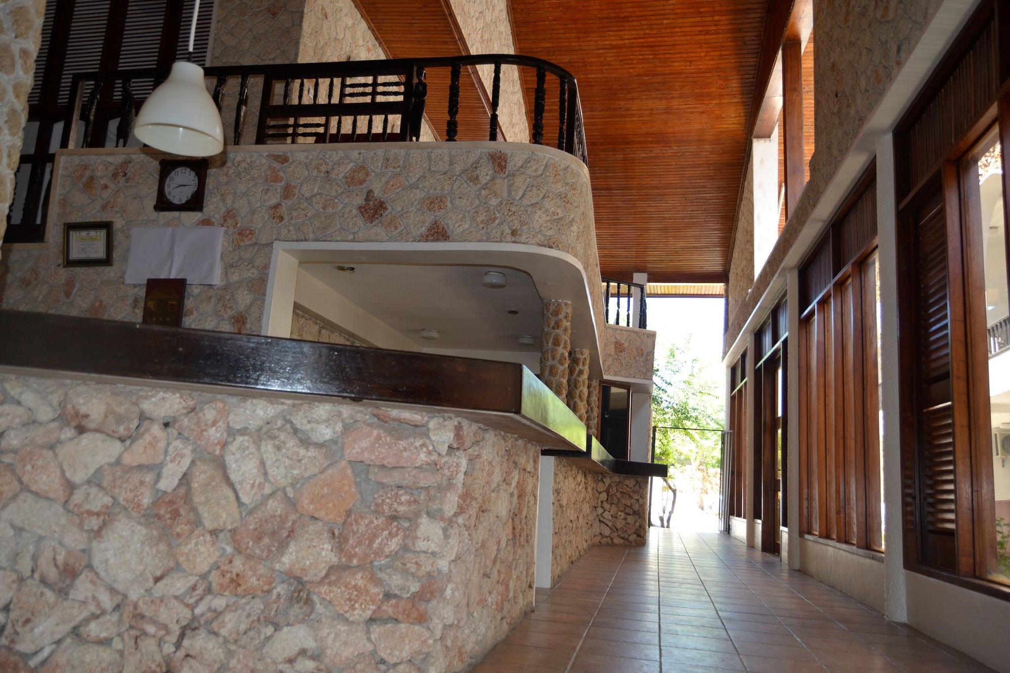 Vista Lobby Spacey Hotel