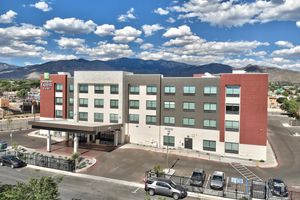 Alojamiento - Holiday Inn Express & Suites Albuquerque East by IHG