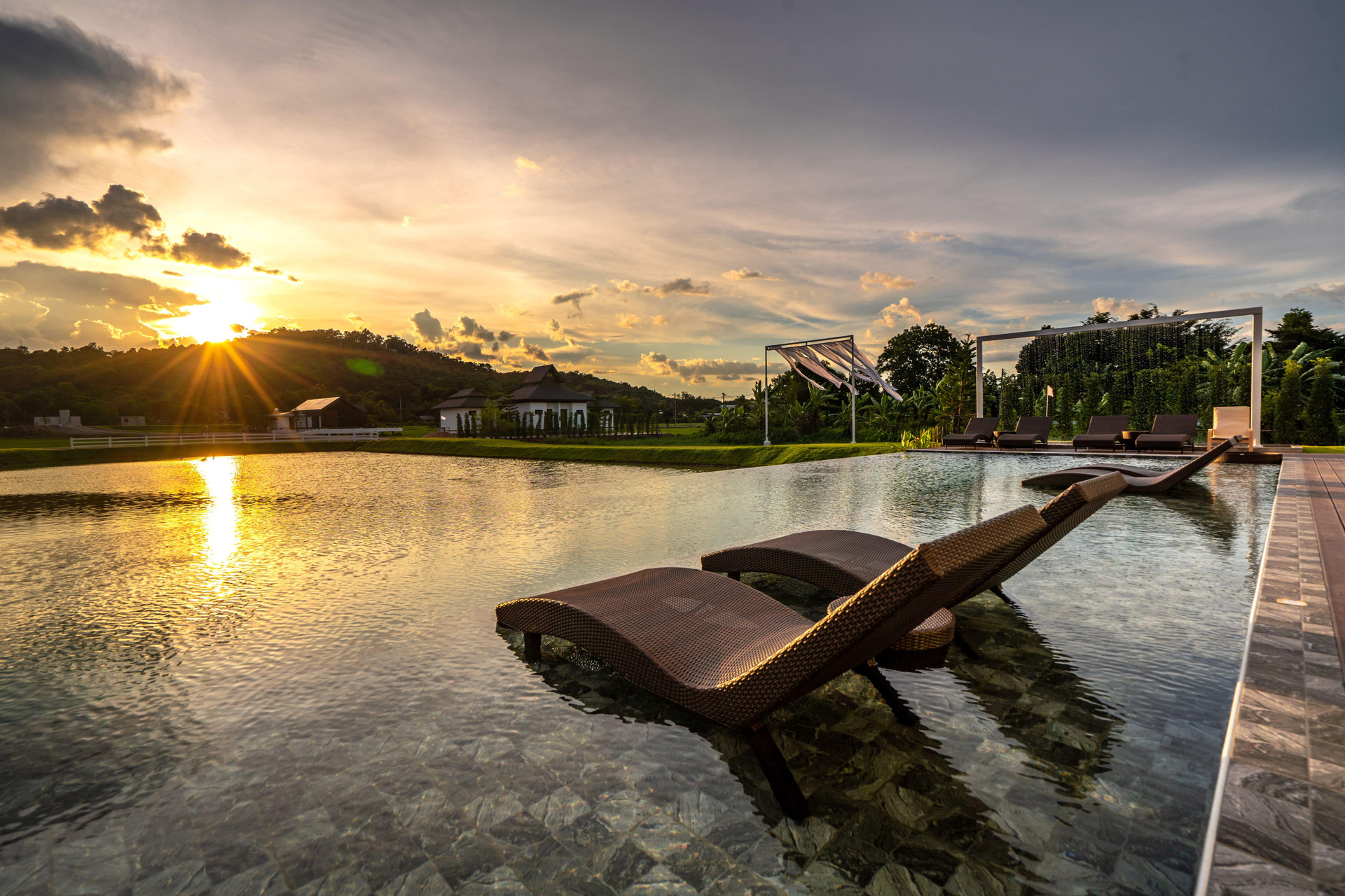 Vista Exterior Pim Pool Villa Nan