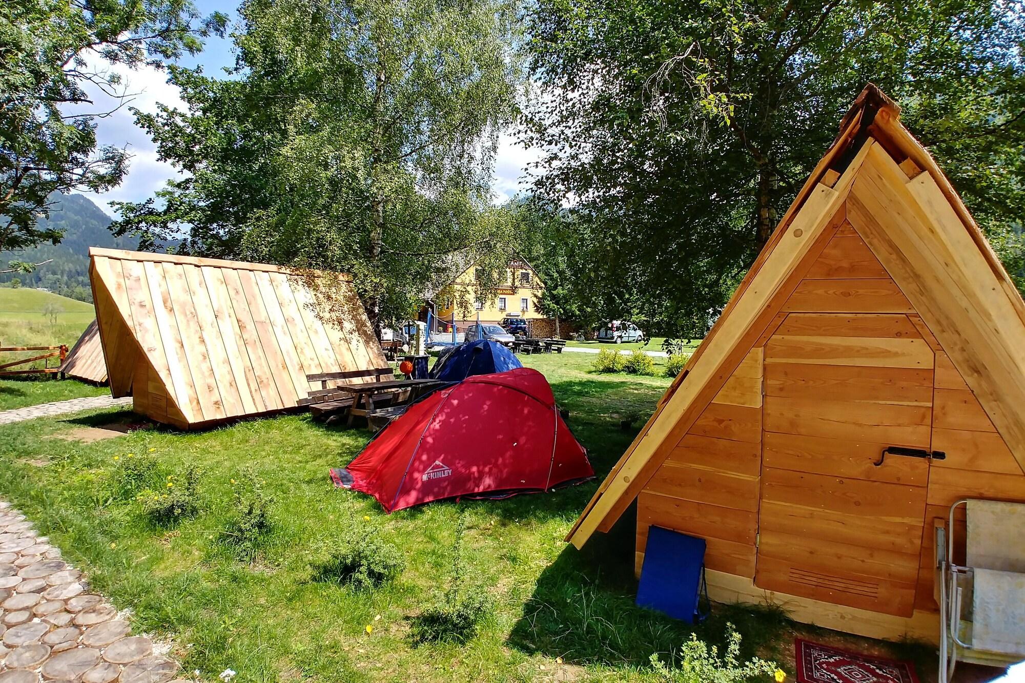 Vista Exterior Cvet gora - Camping, Glamping and Accomodations - Hostel