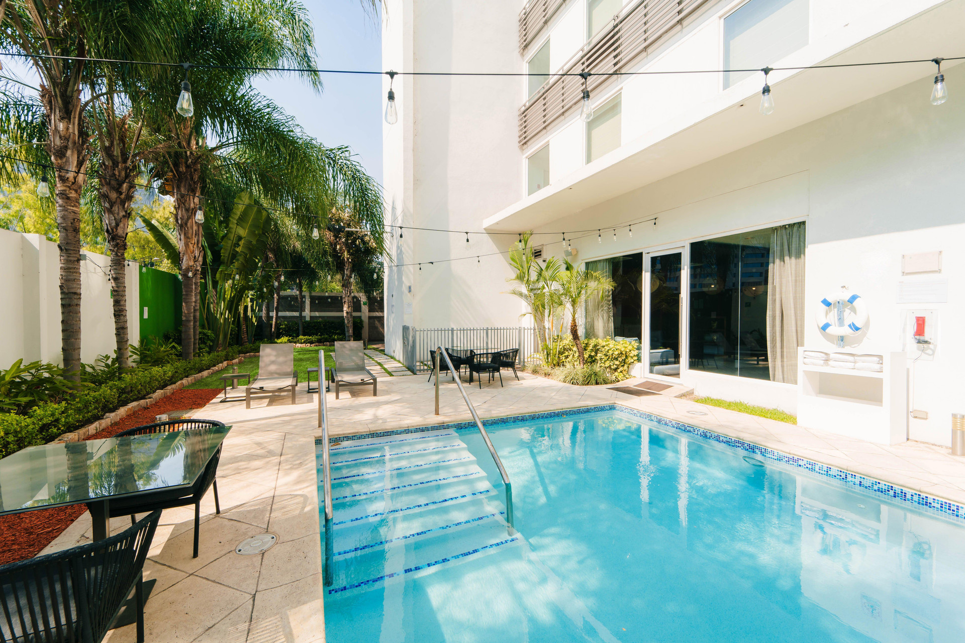 Vista Piscina Holiday Inn Express Tegucigalpa by IHG