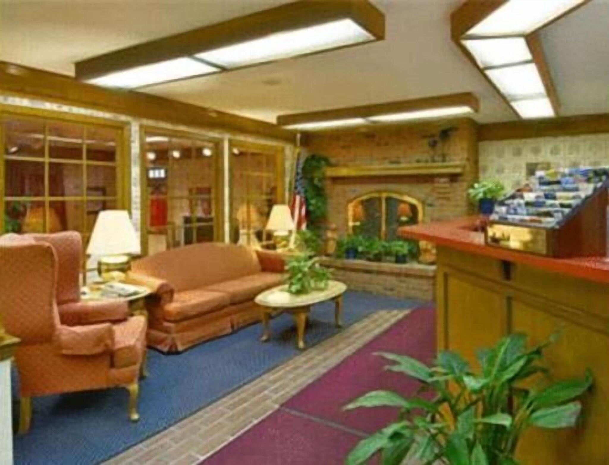 Vista Lobby Indy Speedway Inn