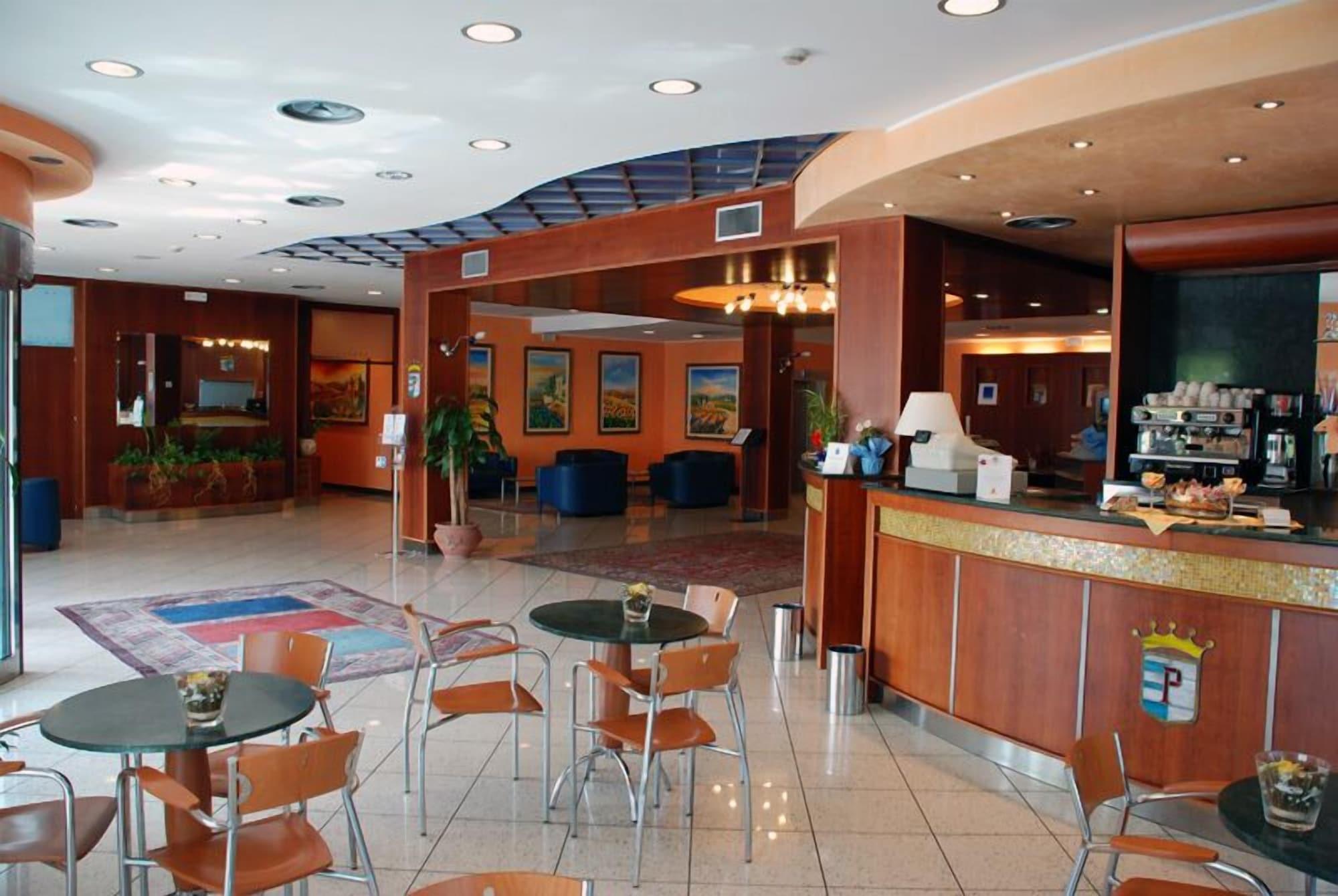 Bar/Salón Point Hotel Conselve