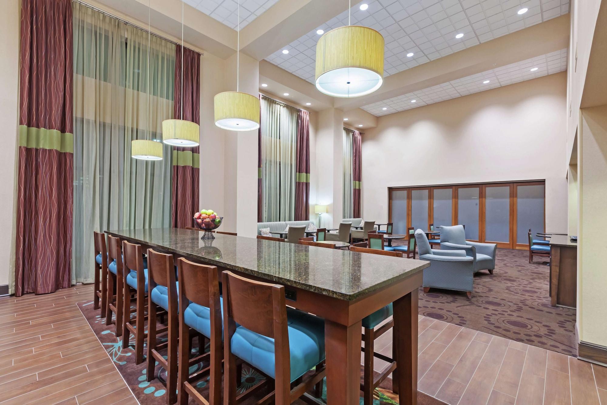 Vista Lobby Hampton Inn & Suites Shreveport/Bossier City Airline Drive