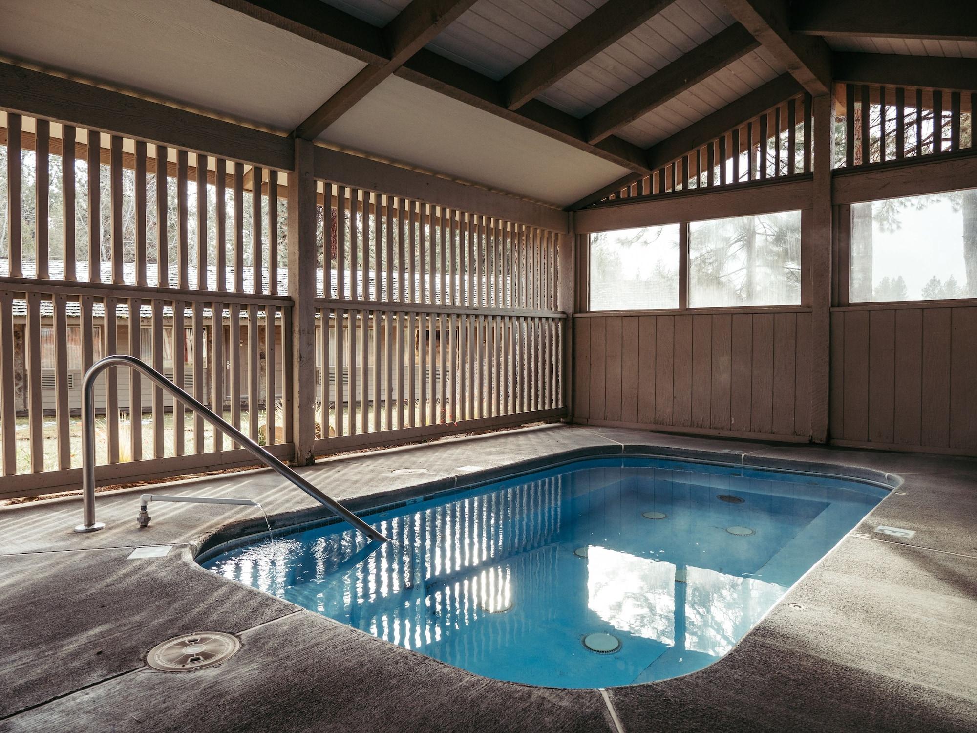 Spa LOGE Bend