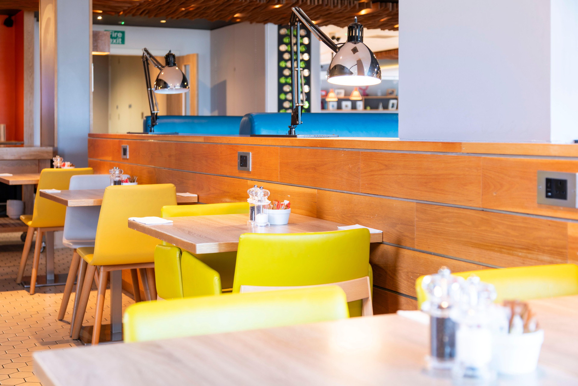 Restaurant Holiday Inn London Brentford Lock by IHG