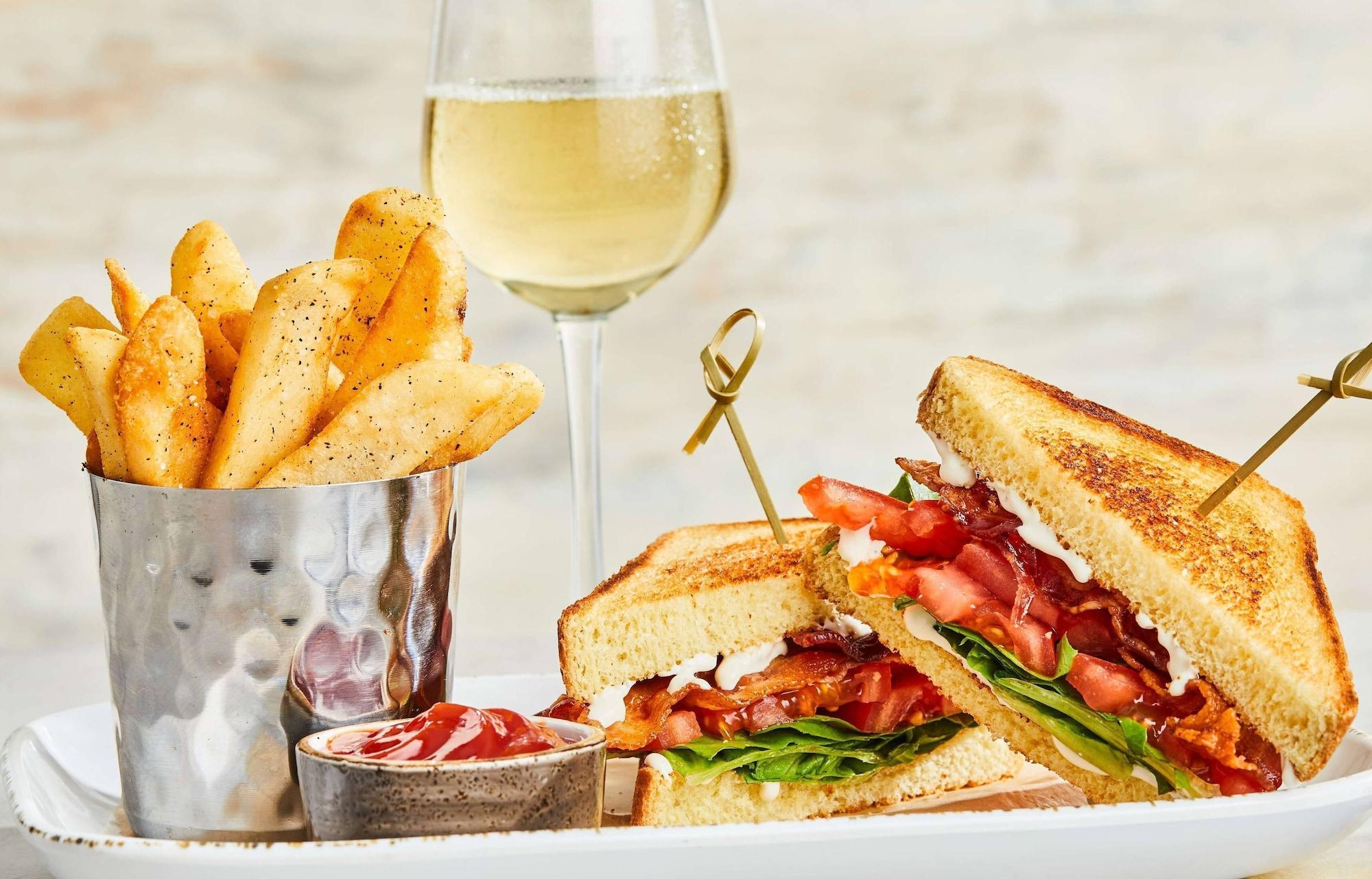 Restaurant Courtyard by Marriott Oshawa