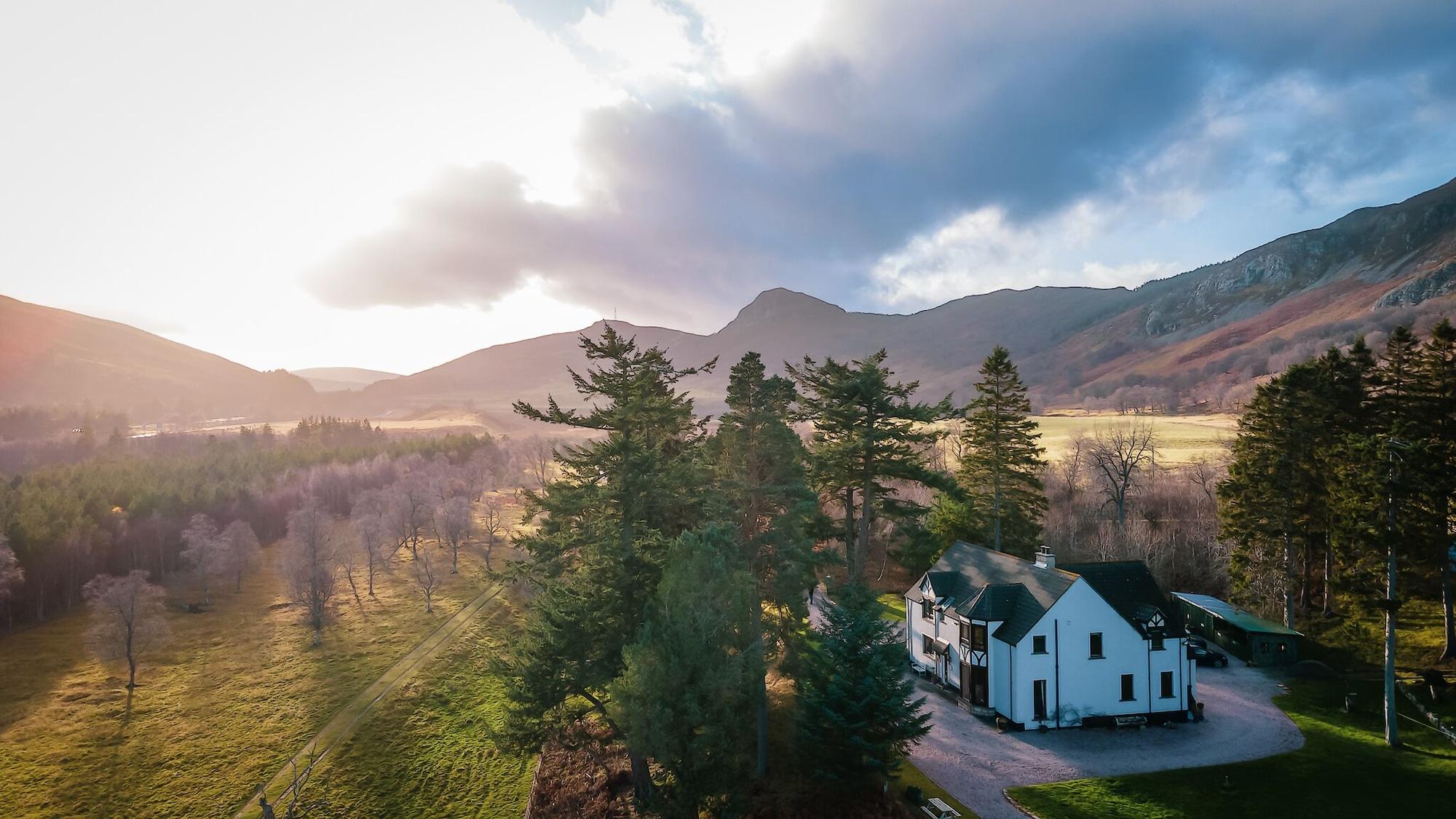Varios Crubenbeg Country House