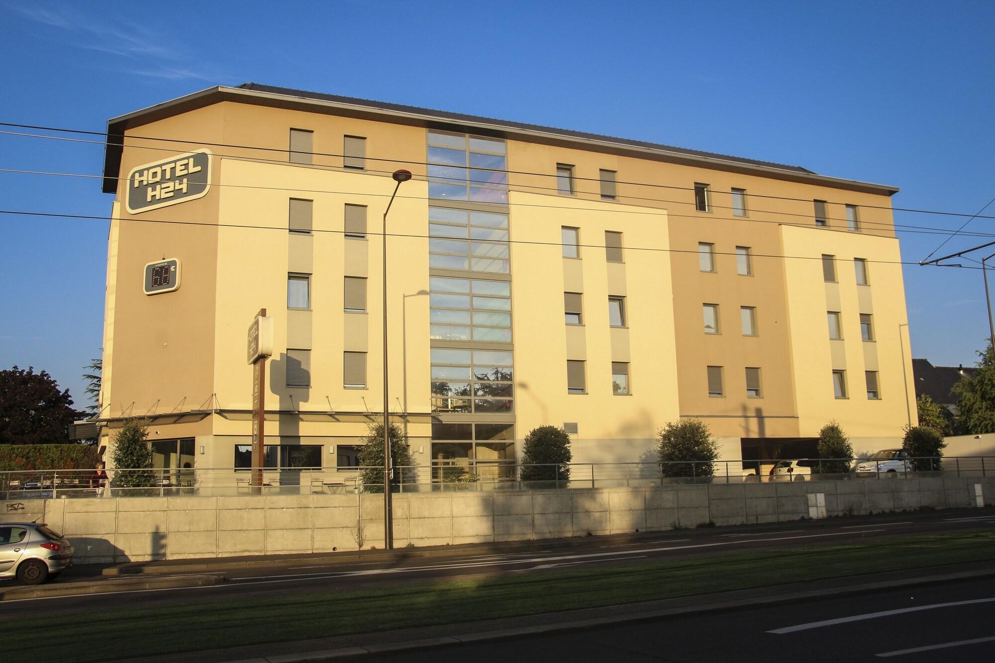 Vista Exterior H24 HOTEL Le Mans