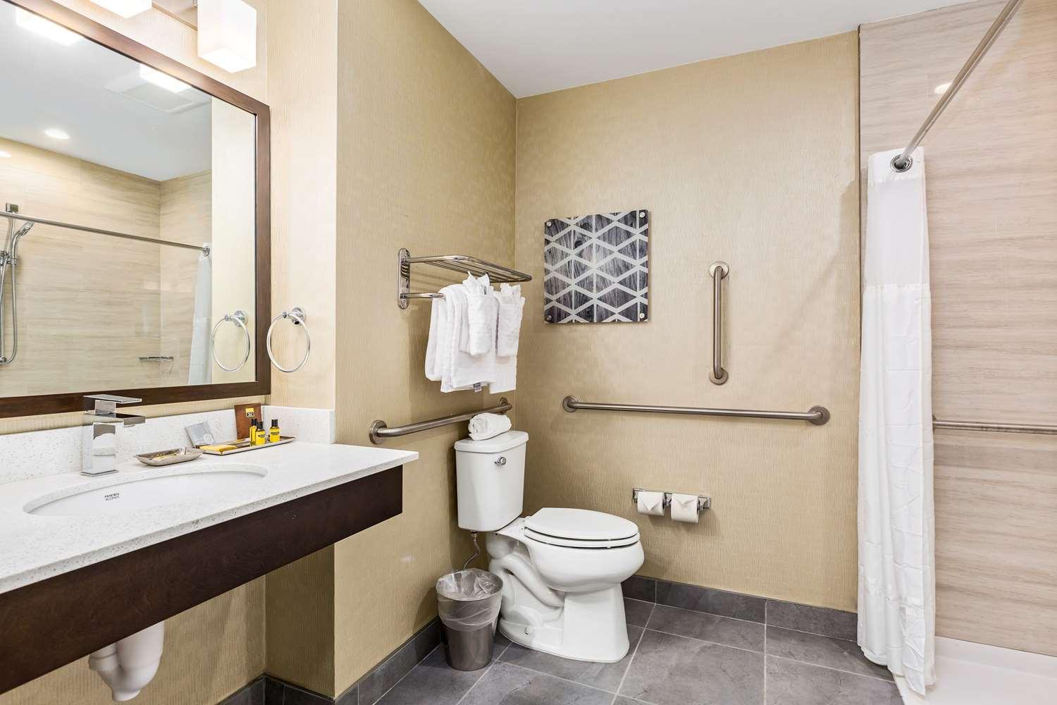 Vista Exterior Best Western Plus Philadelphia-Pennsauken Hotel