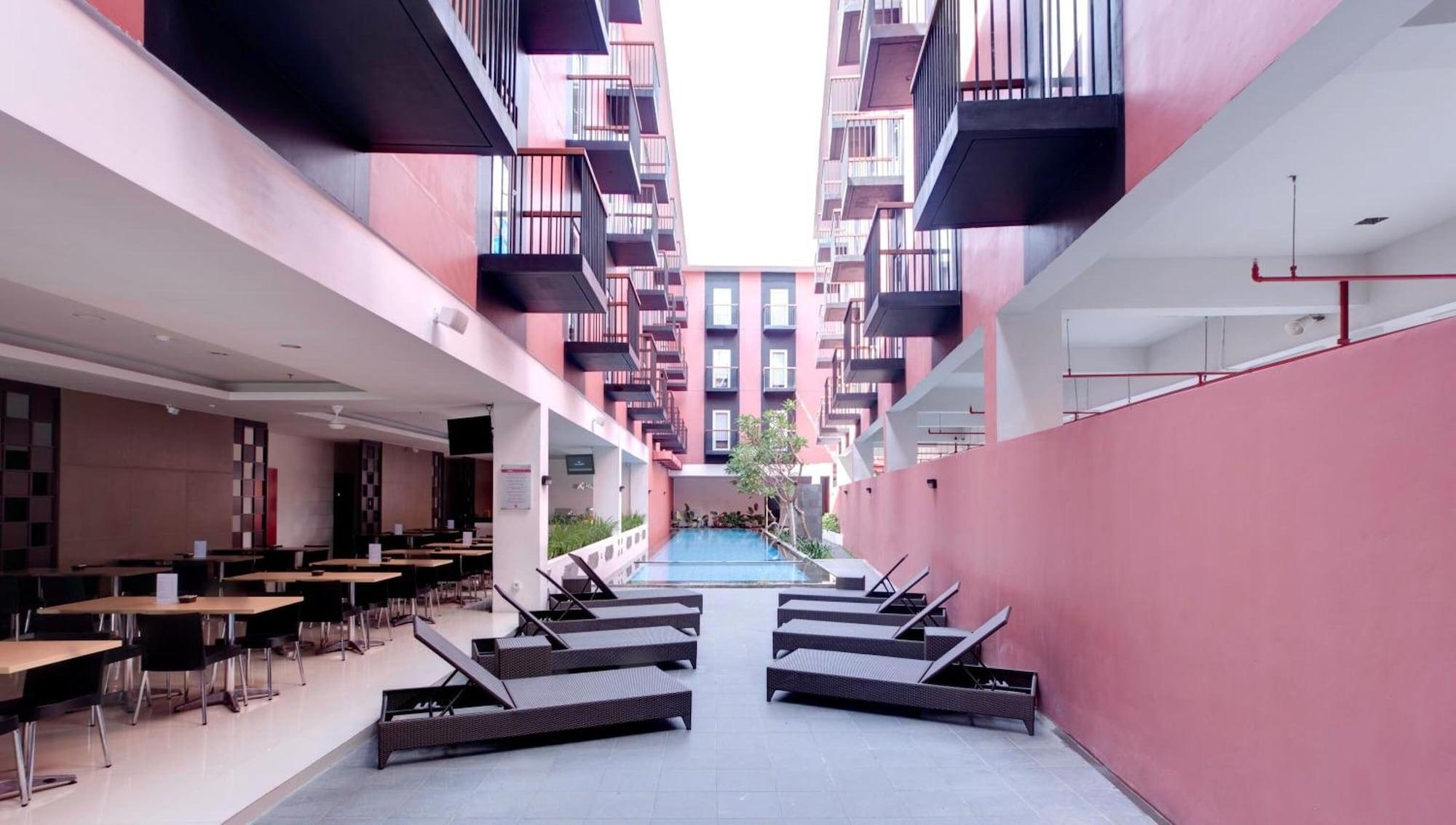 Vista Piscina Amaris Hotel Pratama Nusa Dua