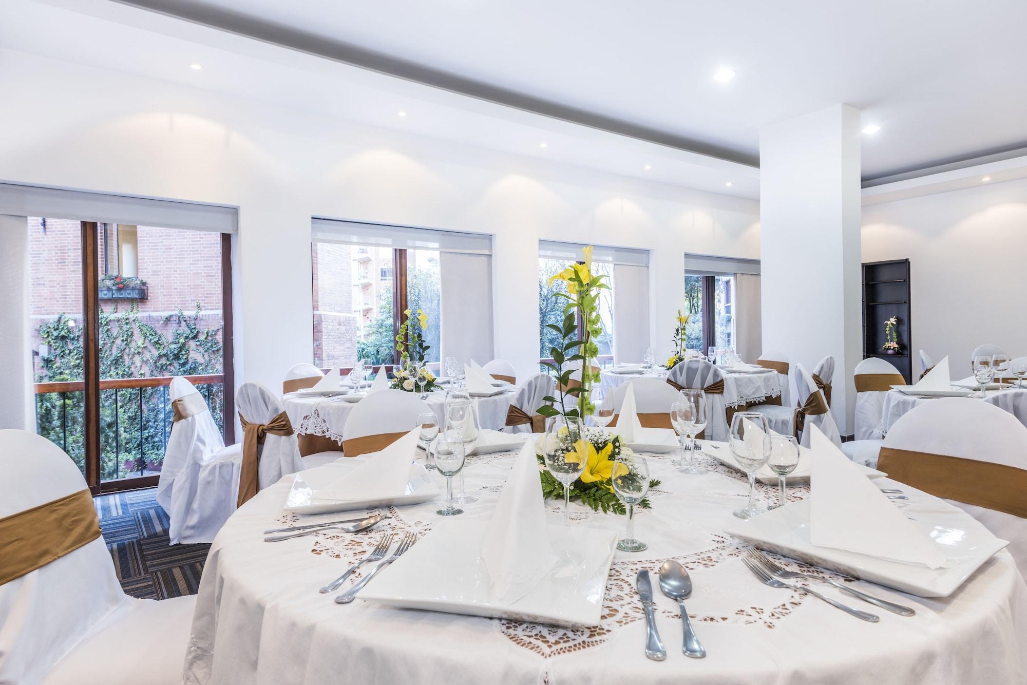 Salón de Baile Travelers Suites Condominio Plenitud