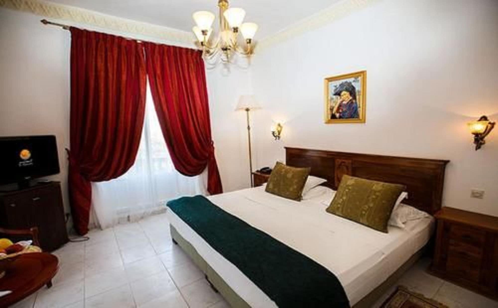 Varios Hôtel Kerdada