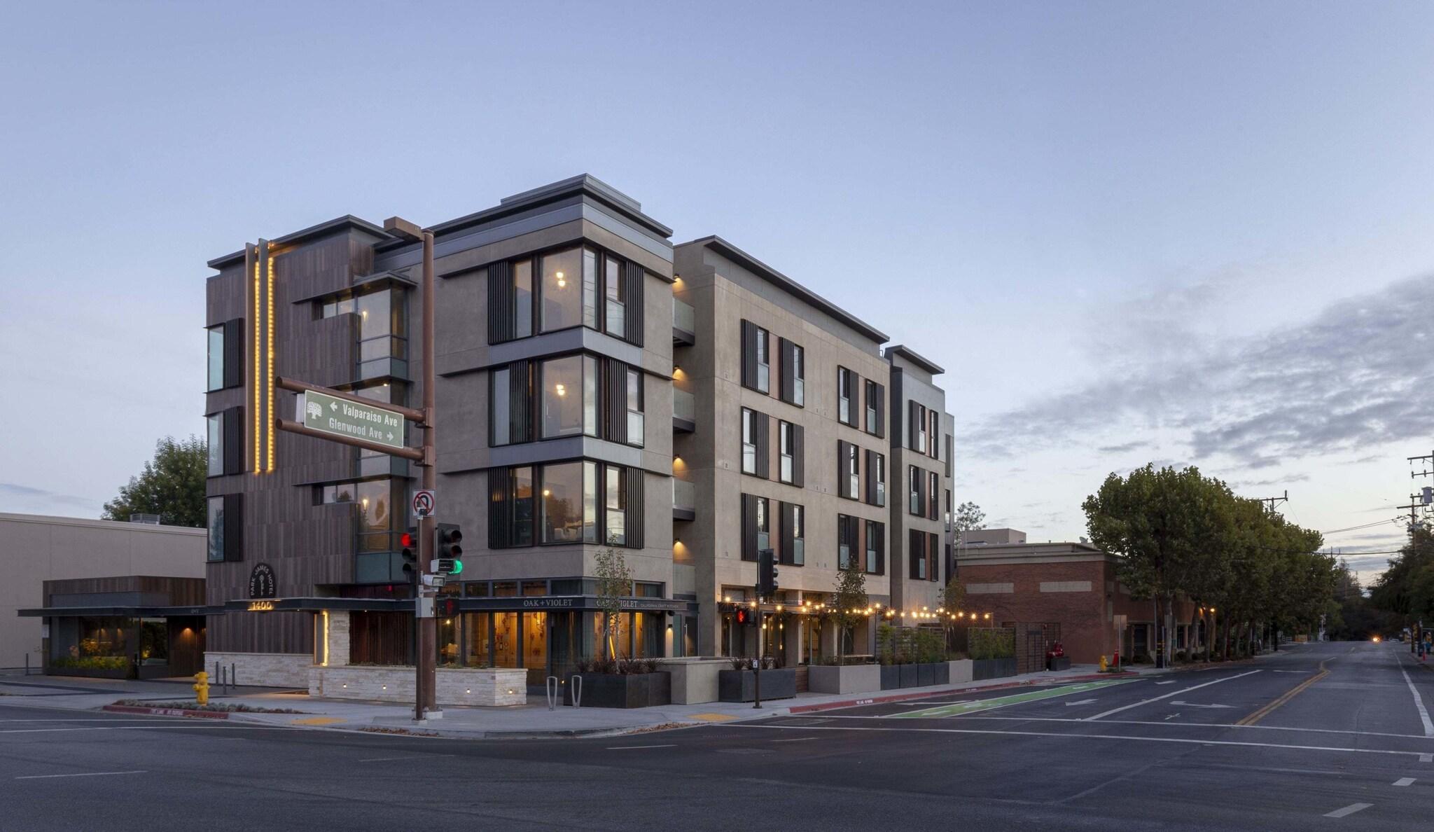 Vista Exterior Park James