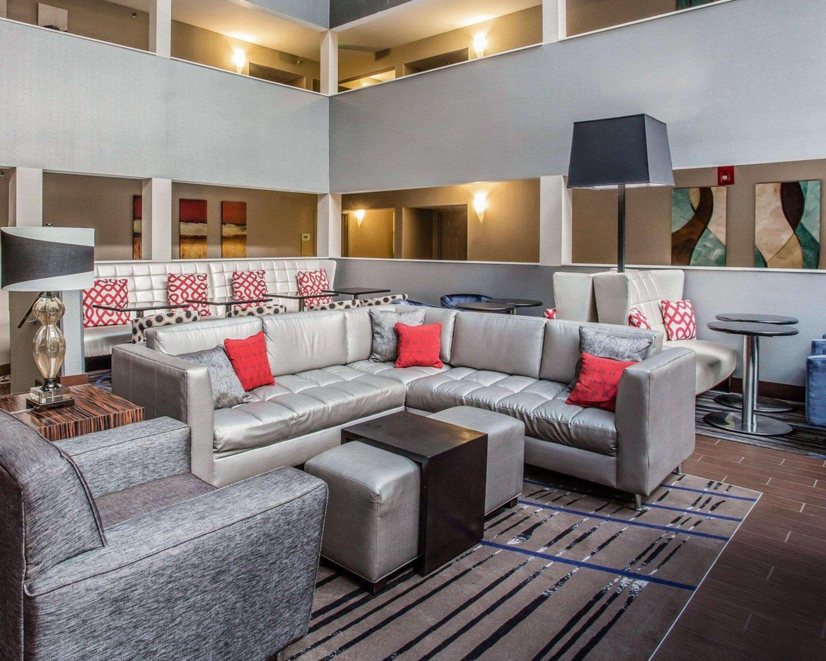 Vista Lobby Quality Suites Nashville Airport