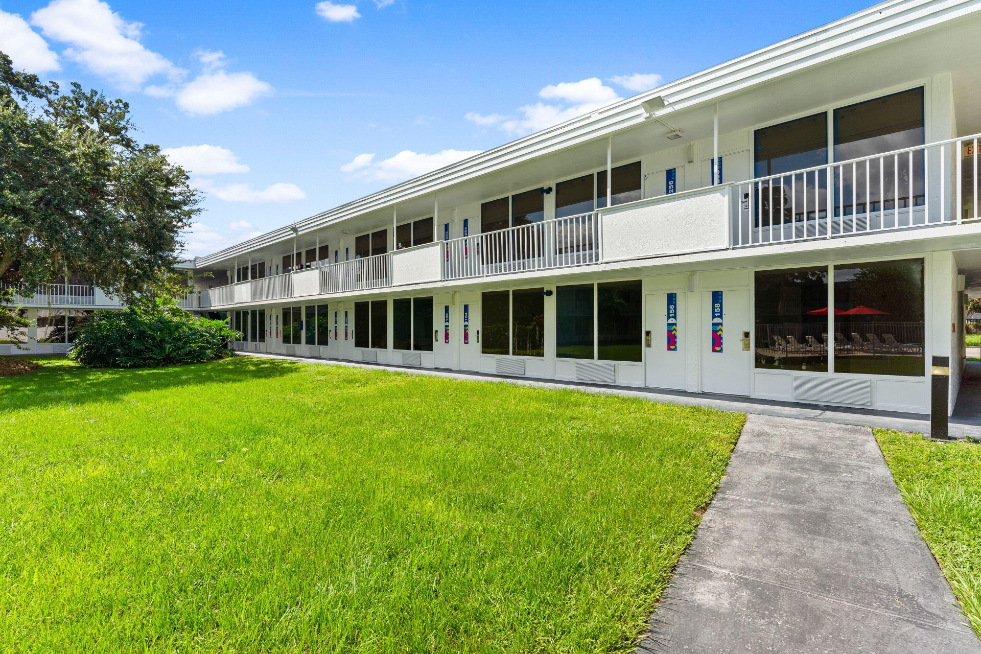Vista Exterior Baymont by Wyndham Orlando Lake Buena Vista South