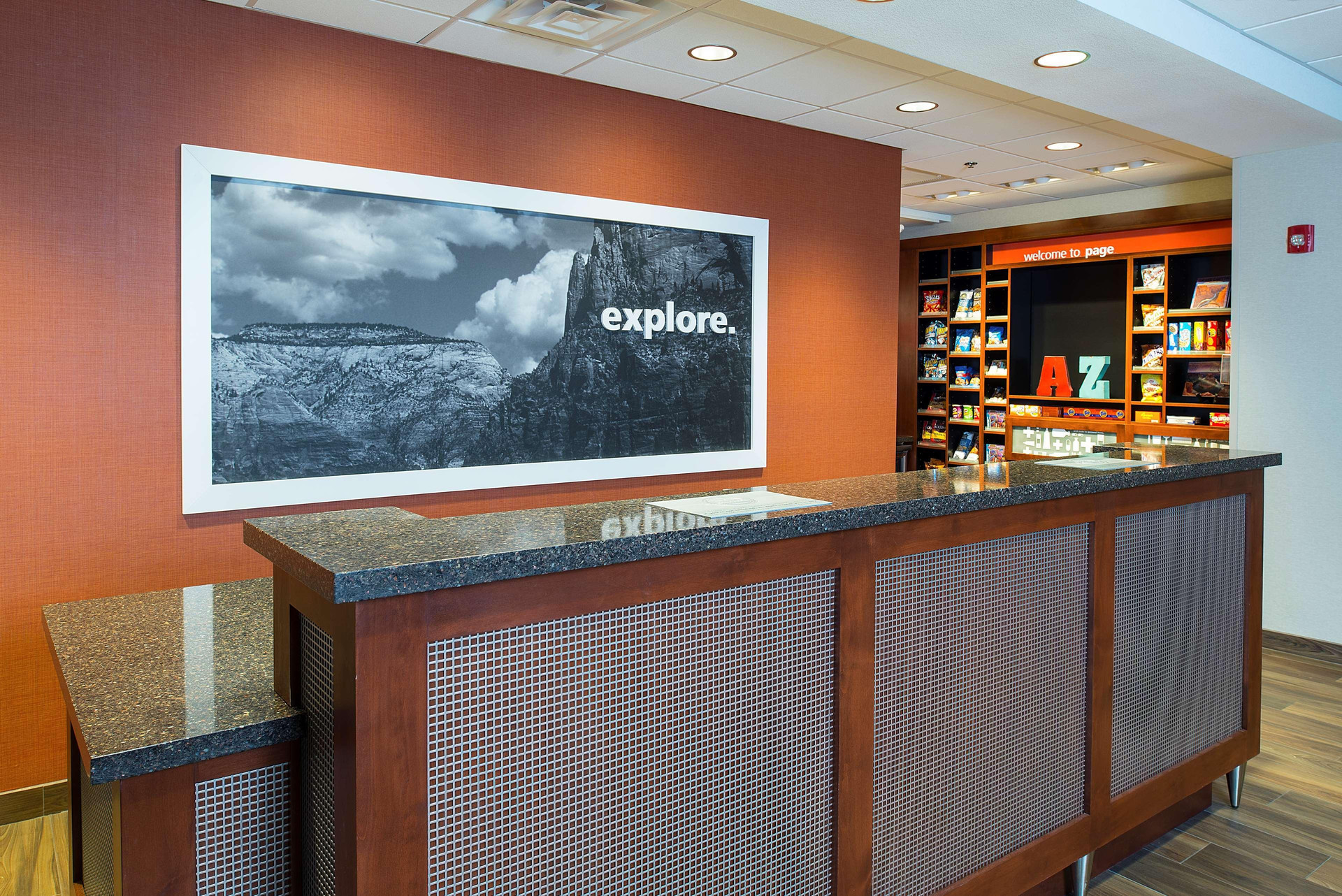 Vista Lobby Hampton Inn & Suites Page - Lake Powell