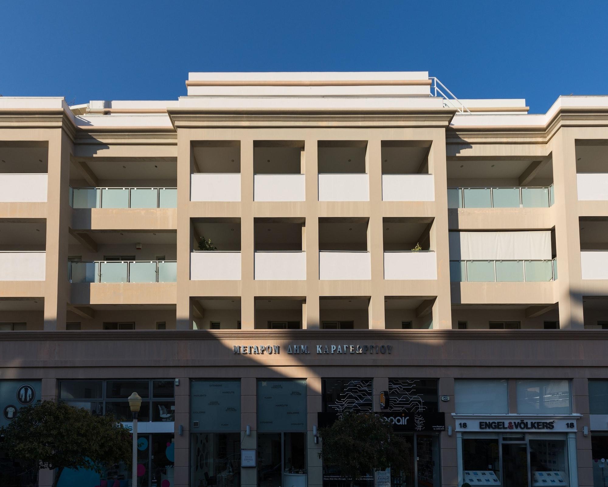 Vista Exterior Rhodes Central Suite