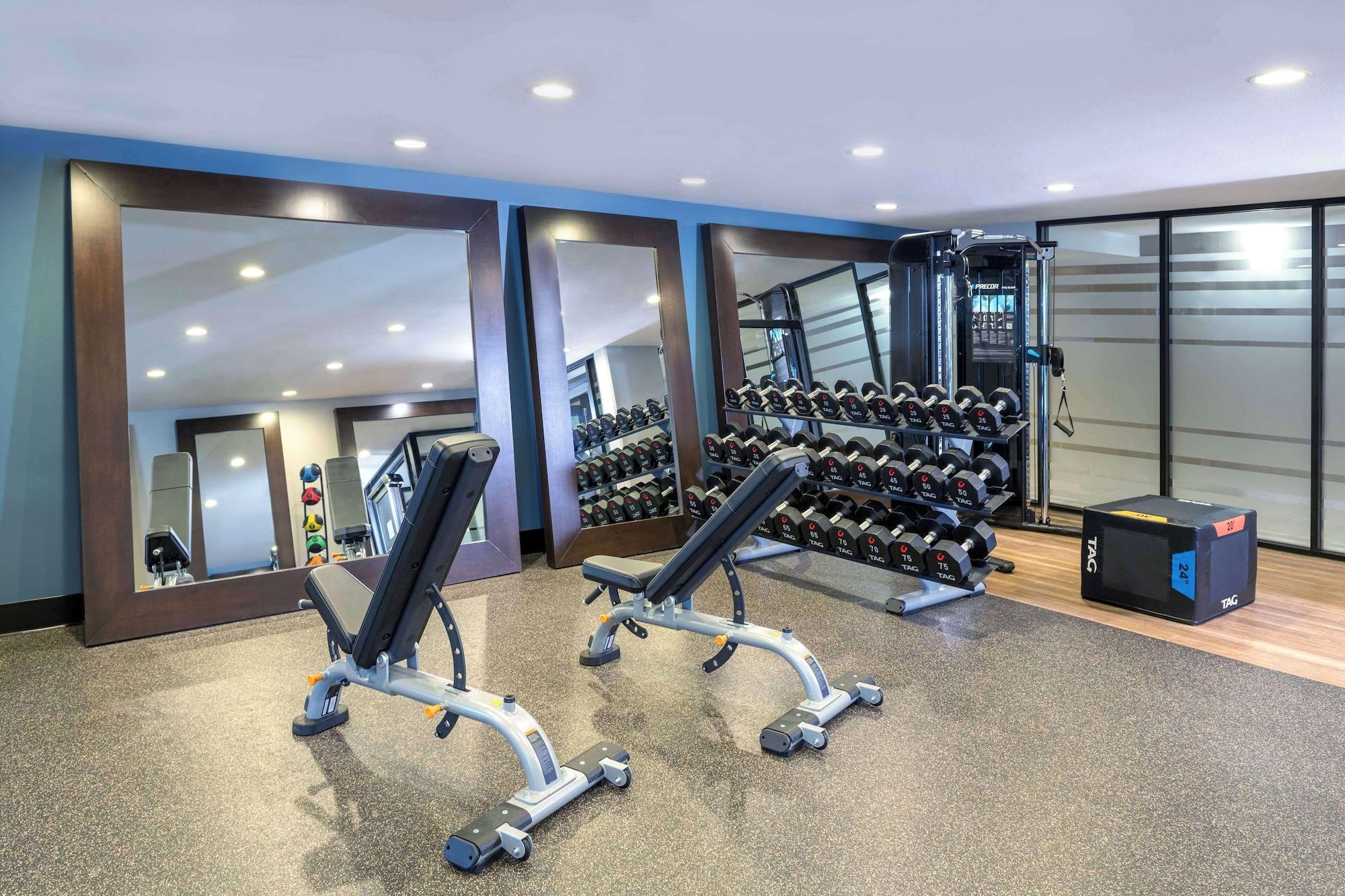 Gimnasio DoubleTree by Hilton Hotel San Bernardino