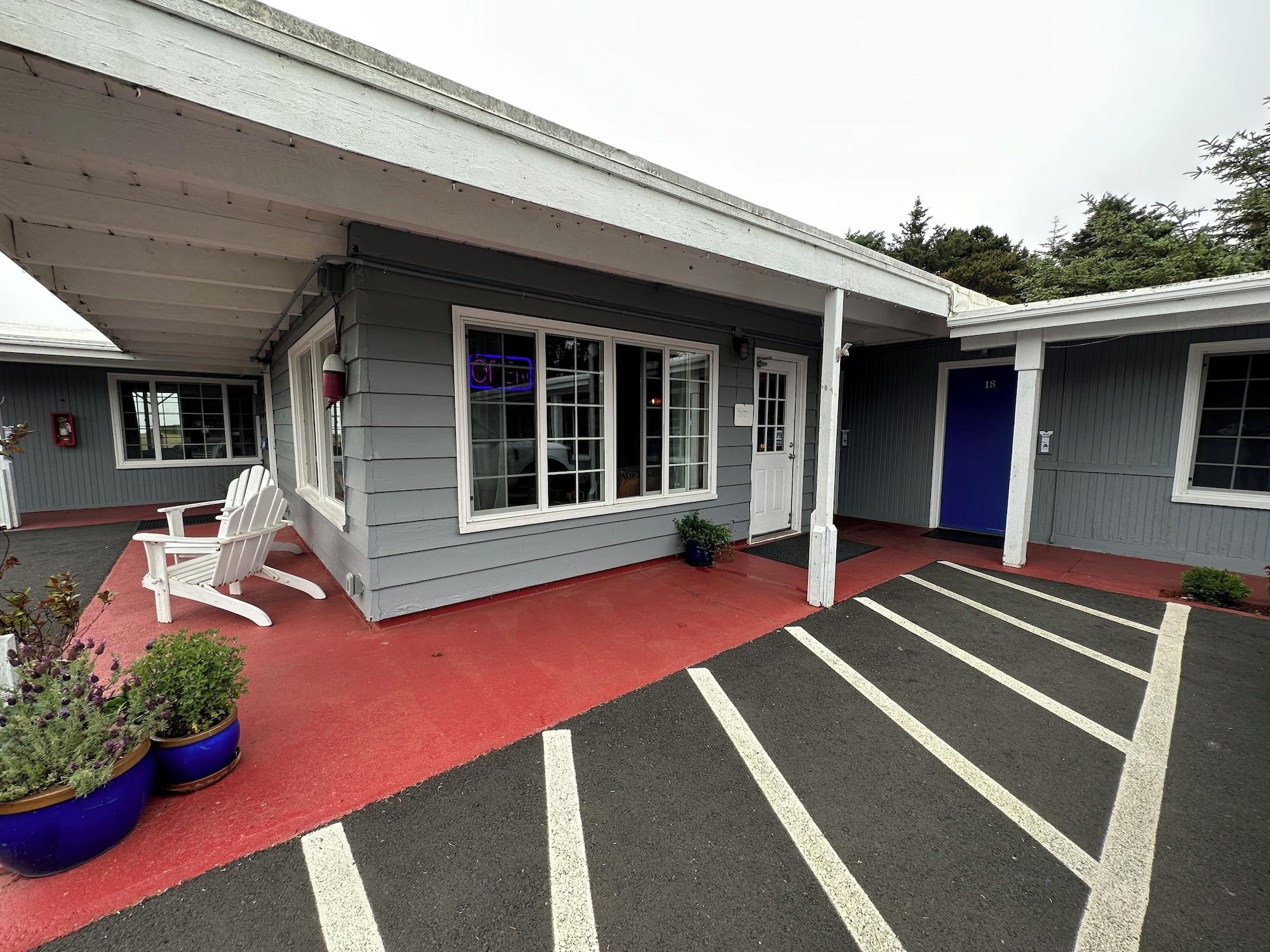 Vista Exterior Tillicum Beach Motel (Deane's Oceanfront Lodge)