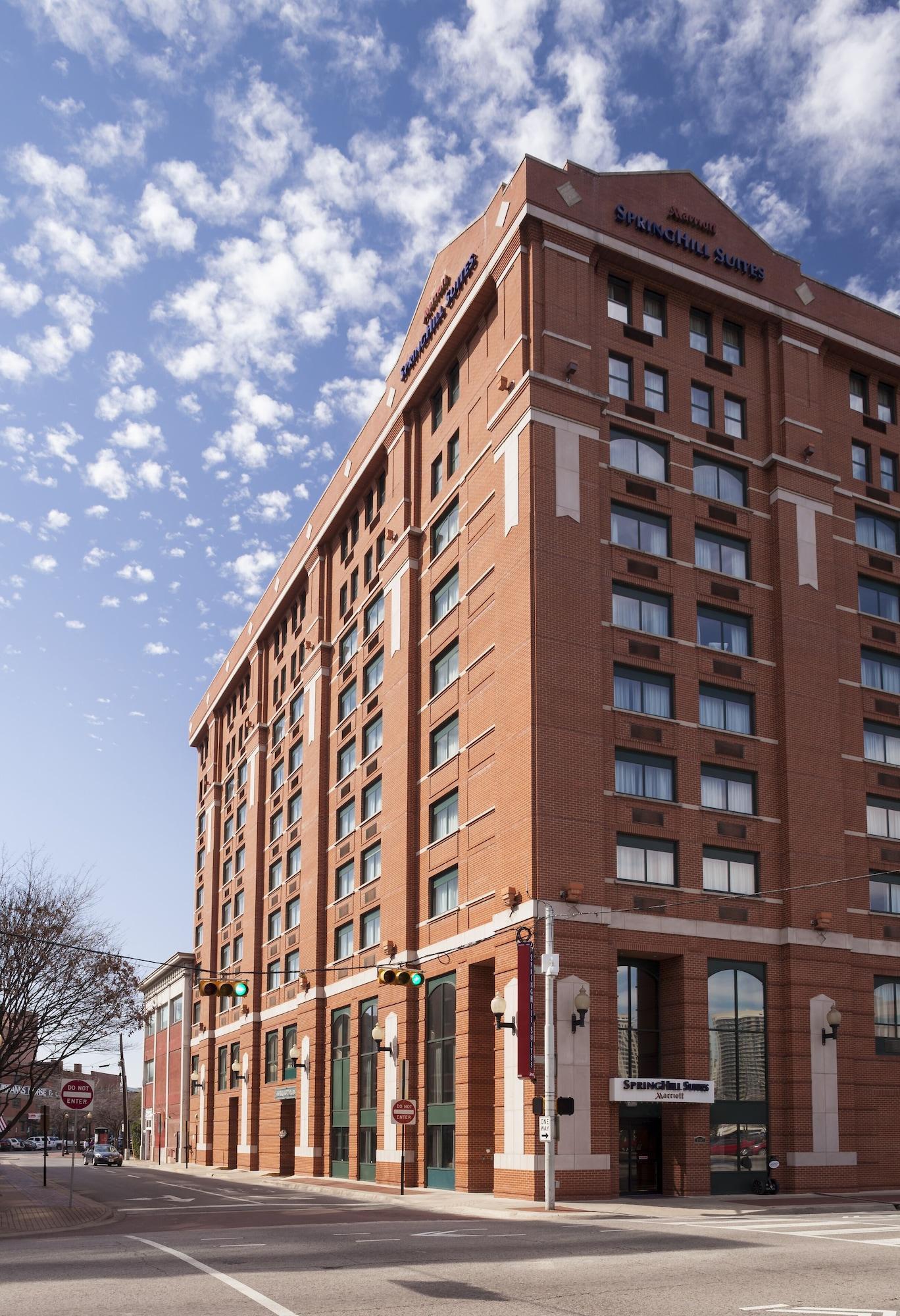 Vista Exterior SpringHill Suites Dallas Downtown / West End