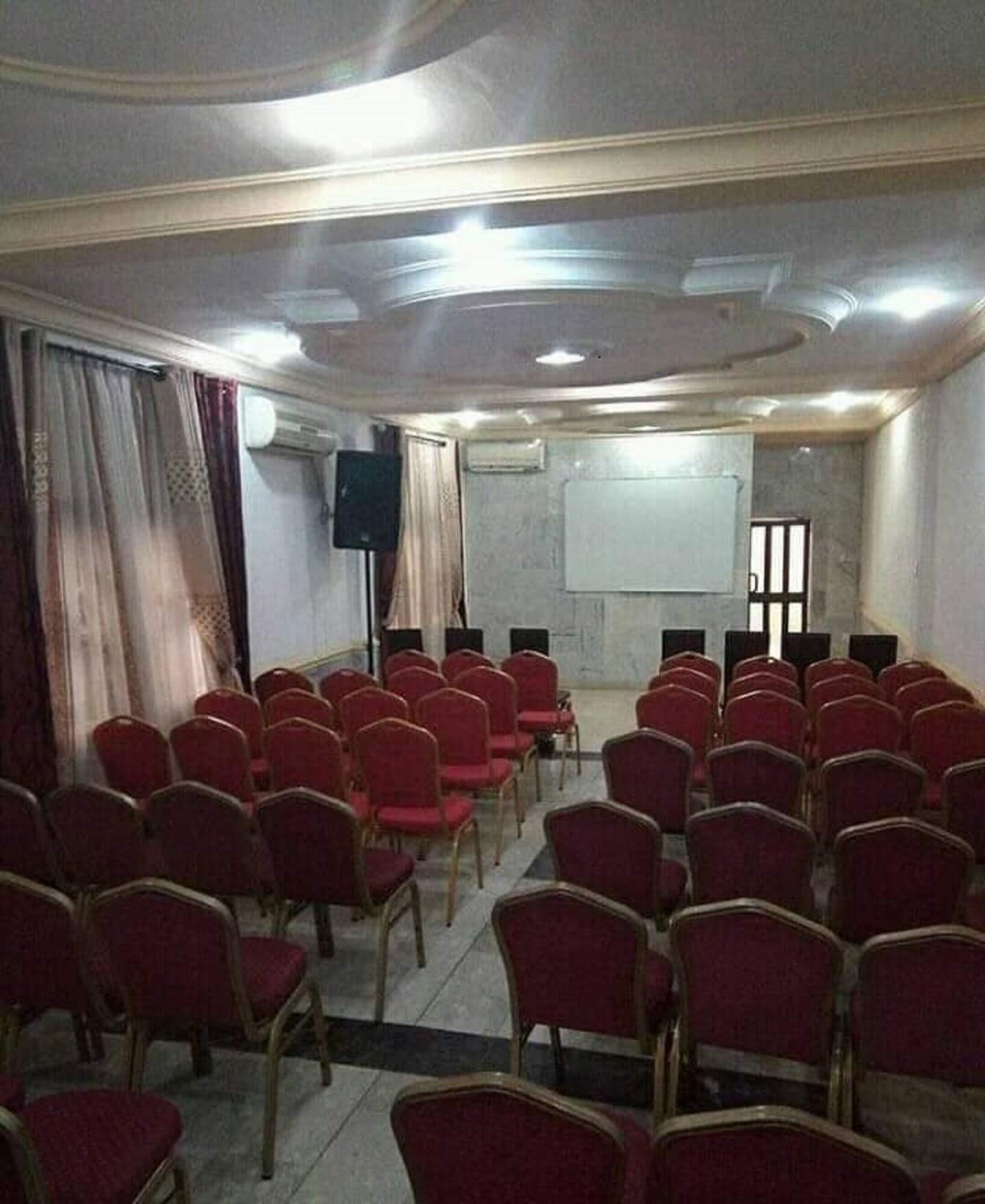 Sala de Reuniones Choice gate Hotel and Suites