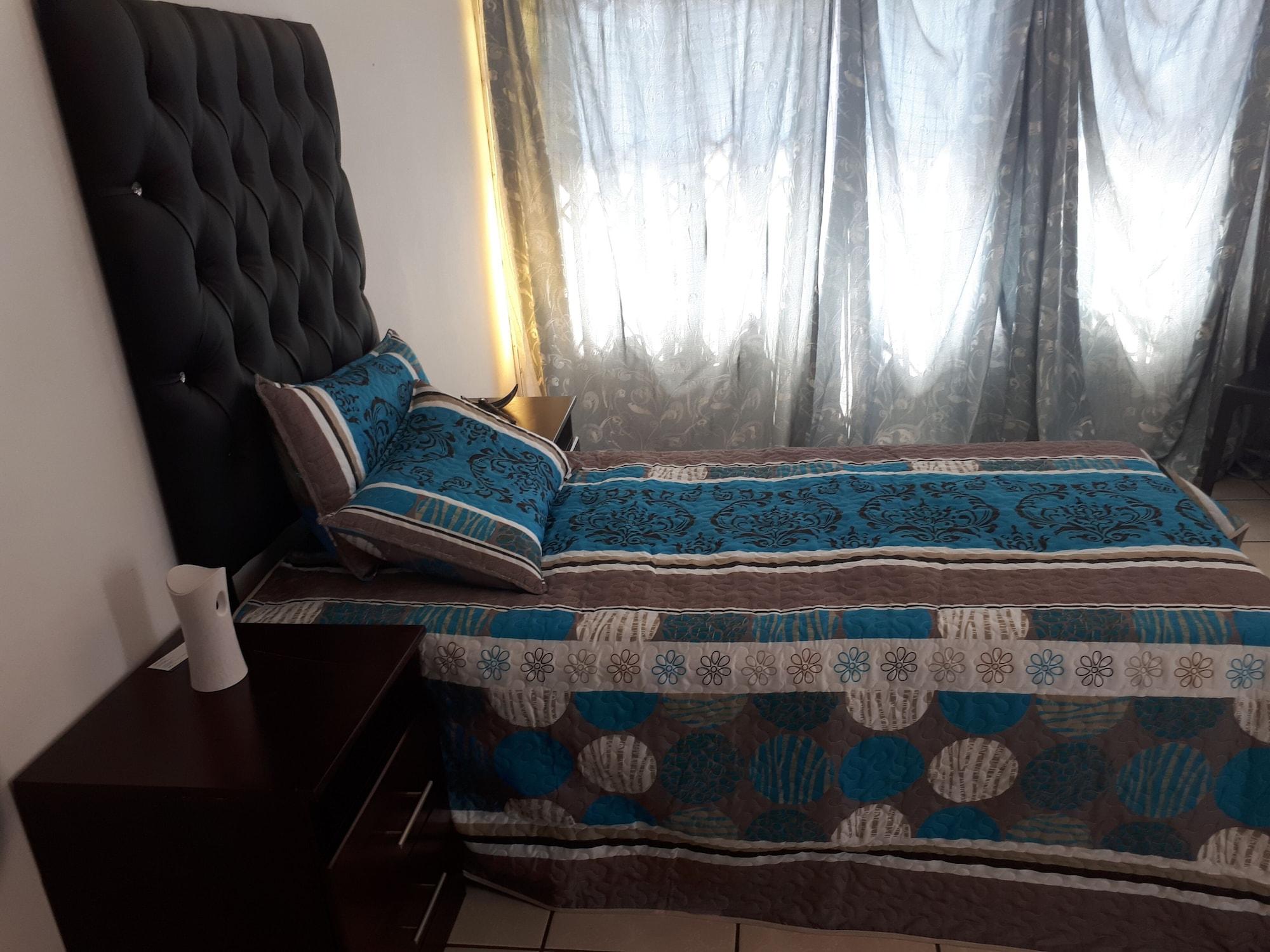 Habitación C - Land Guest House