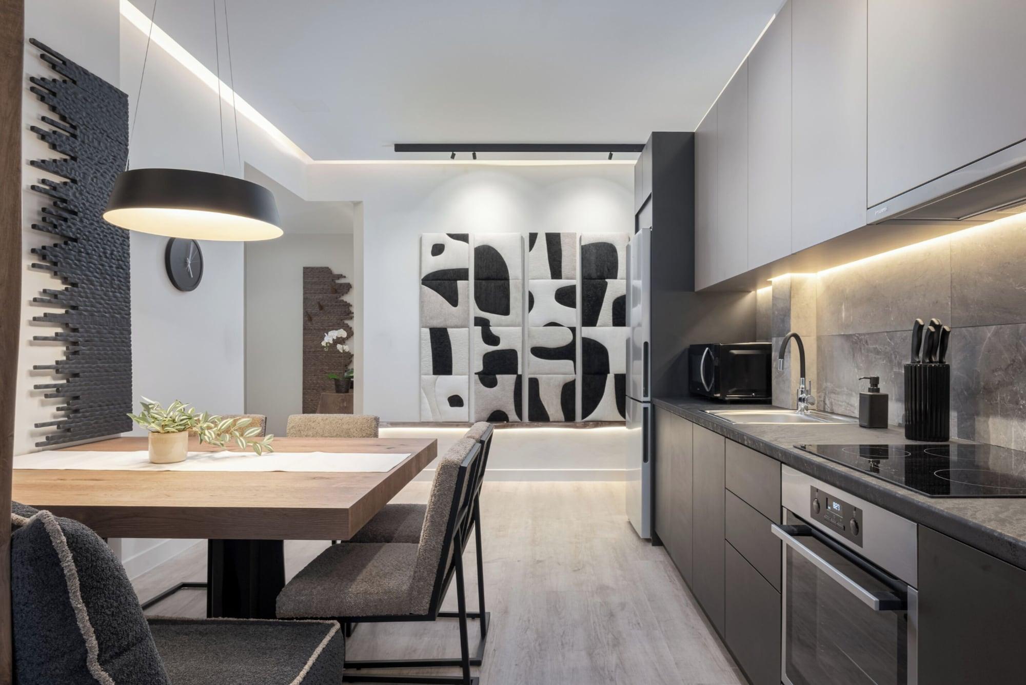 Varios Acropolis Supreme Residence