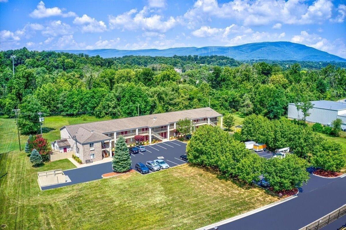 Varios Affordable Corporate Suites of Salem