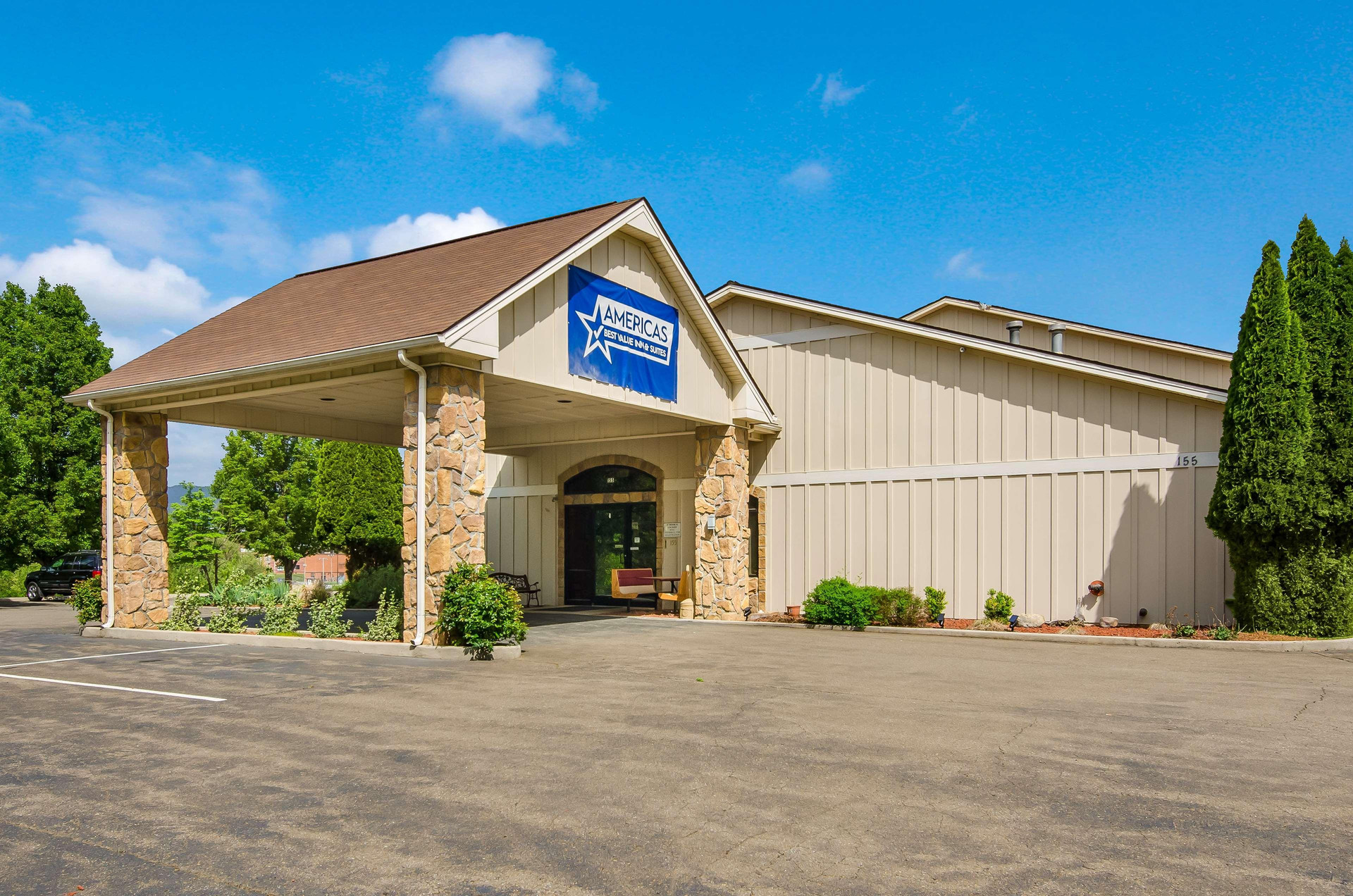 Vista Exterior Americas Best Value Inn & Suites Independence VA
