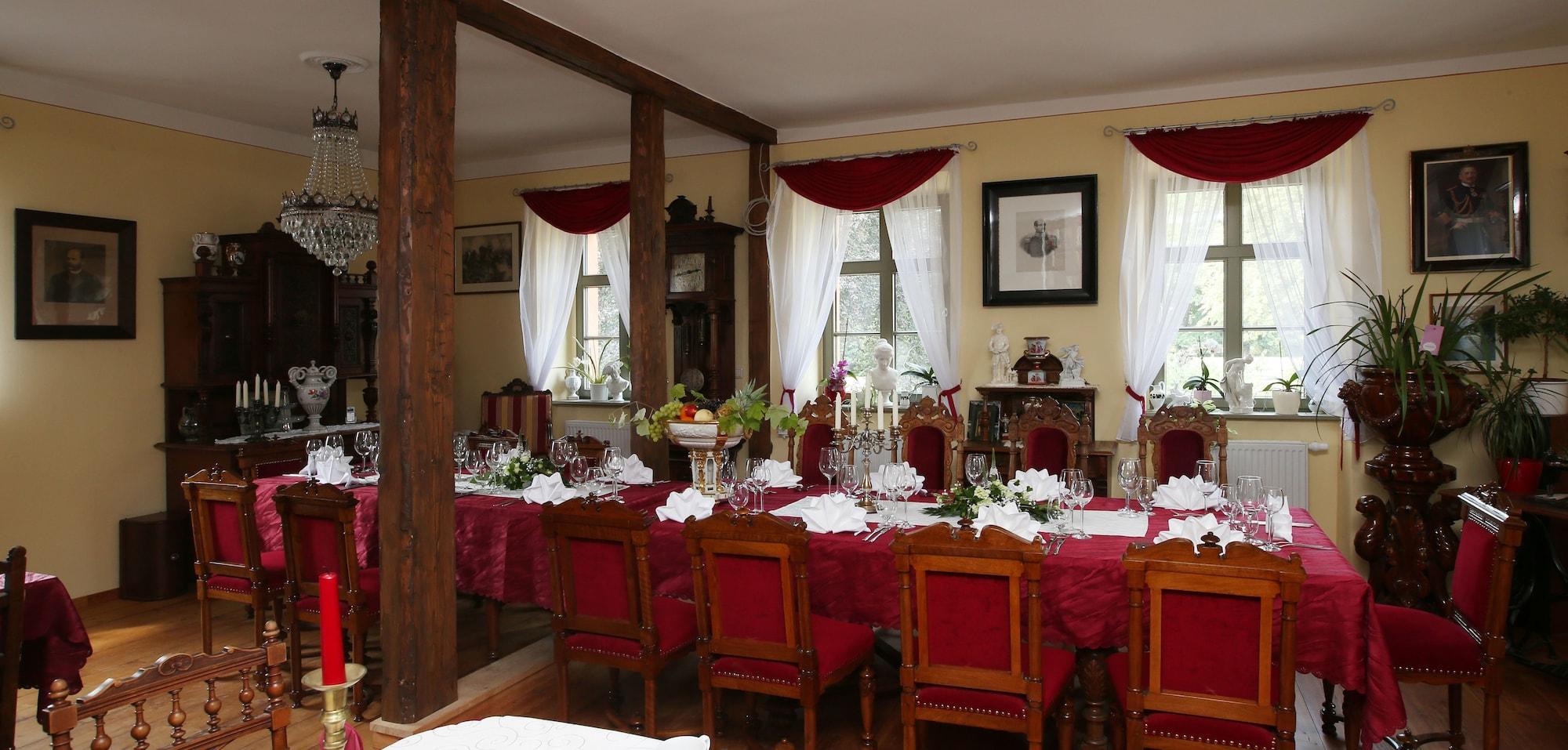 Salón de Baile Pension & Weinstube Hofgärtnerei