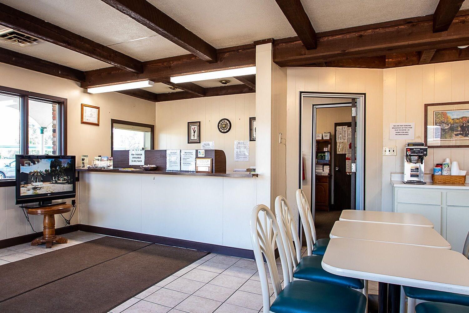 Comodidades del Alojamiento Country Squire Inn & Suites