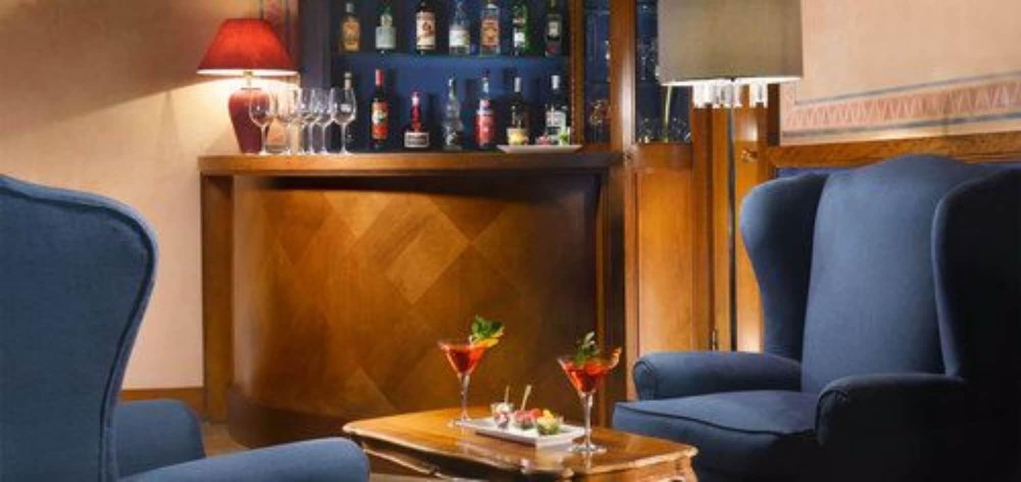 Bar/Salón Hotel Titano