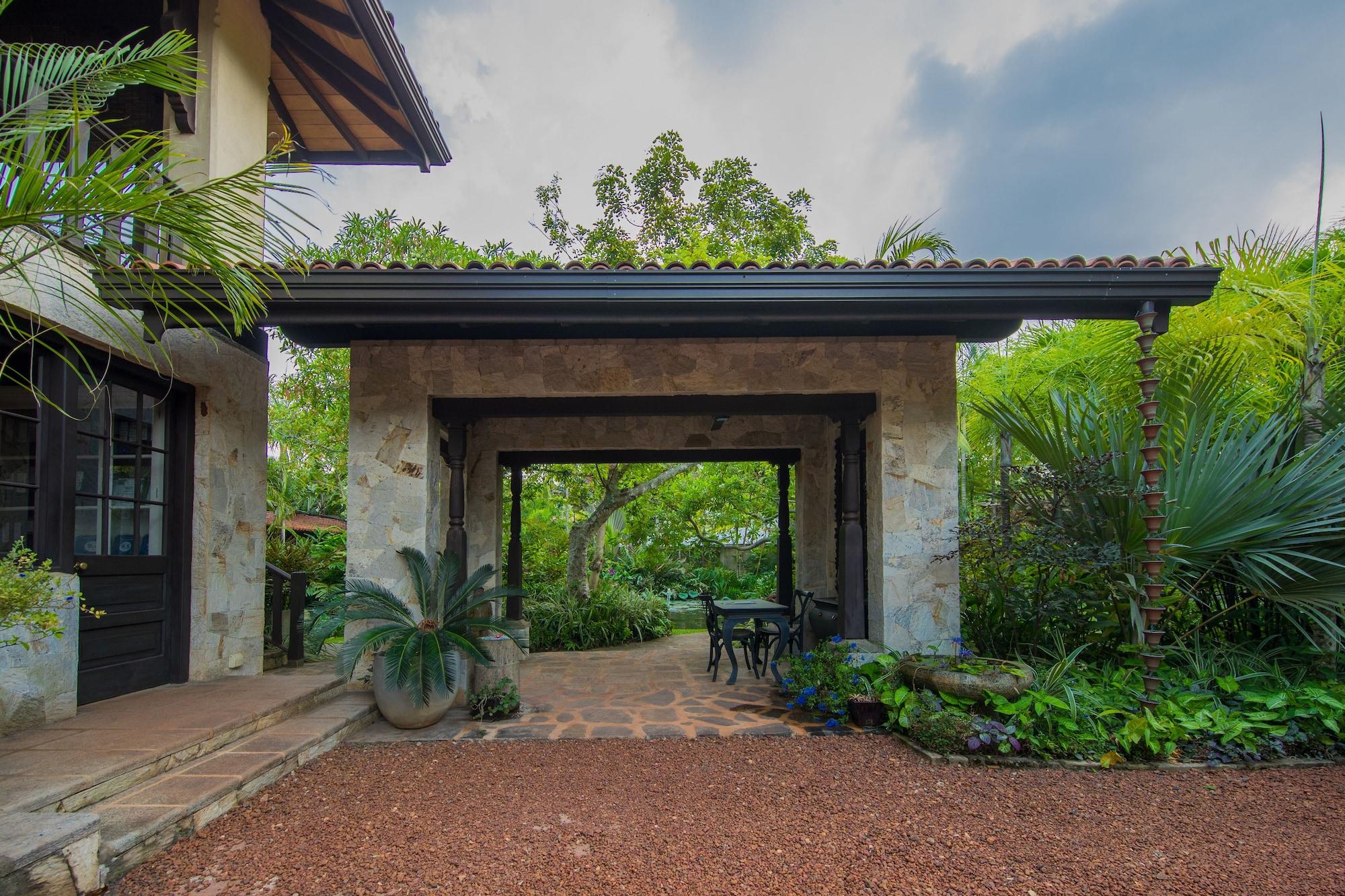Vista Lobby Sergeant House