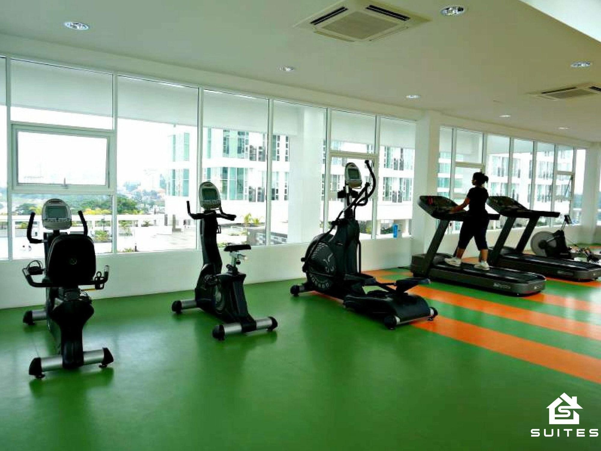 Gimnasio S-Suites at Scott Garden