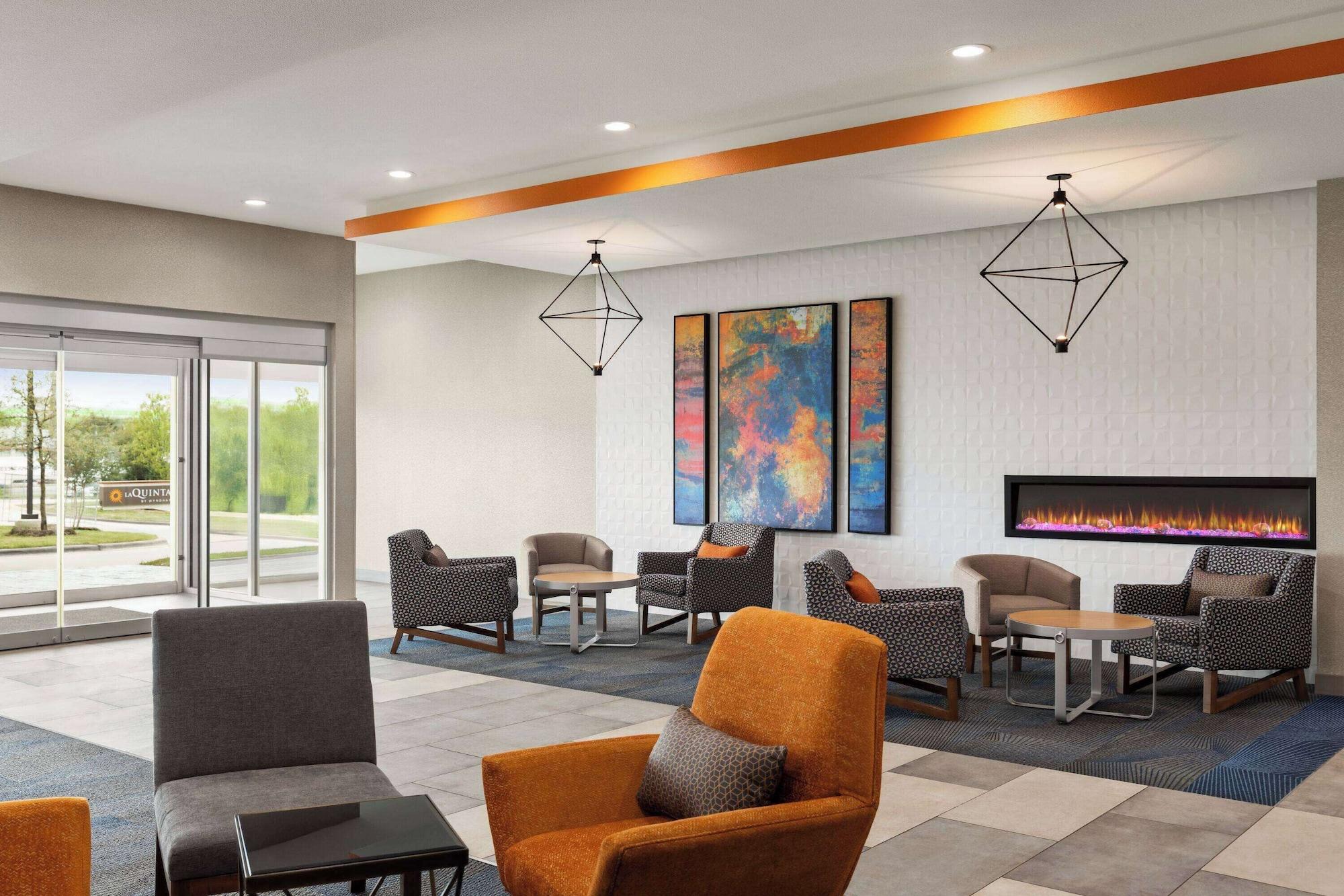 Vista Lobby La Quinta Inn & Suites By Wyndham Austin South