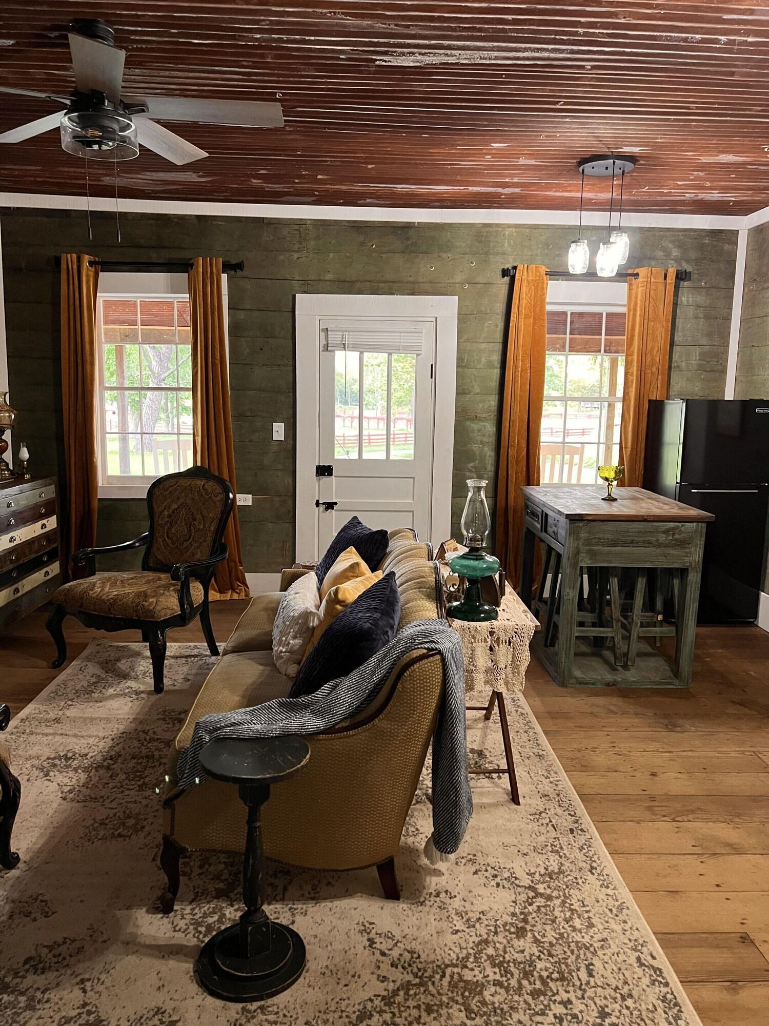 Bar/Salón Coulter Farmstead