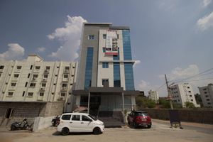 Alojamiento - OYO 8941 Hotel Golden Leaves