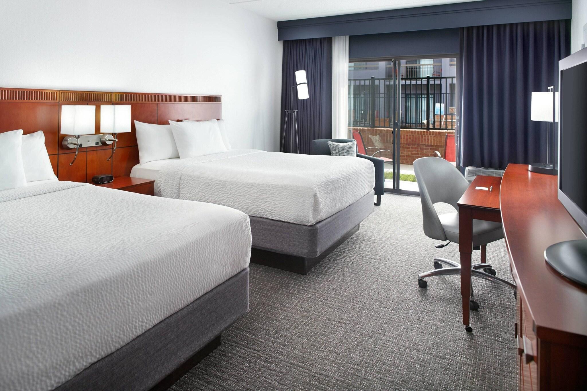 Vista Exterior Courtyard by Marriott Raleigh Midtown